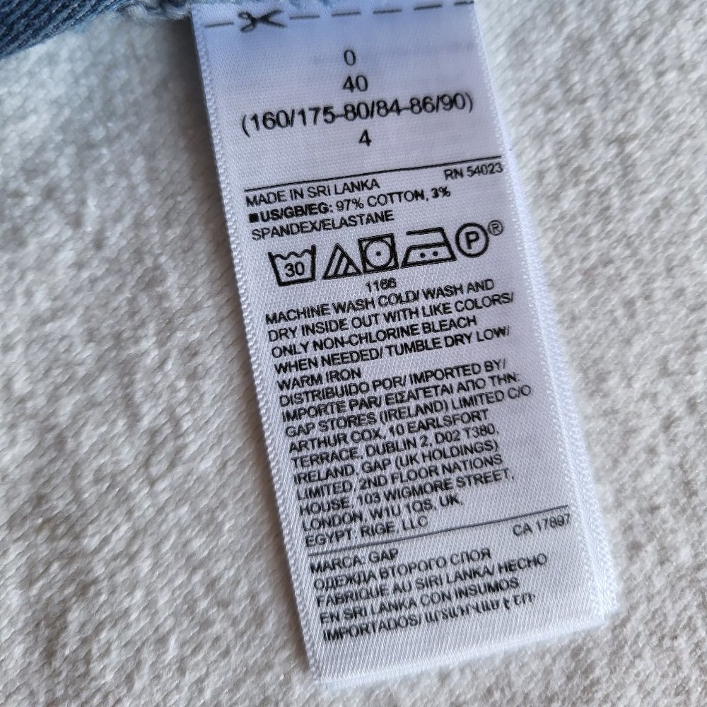 GAP Factory Shorts, NWT, size 0 - Picture 5 of 9